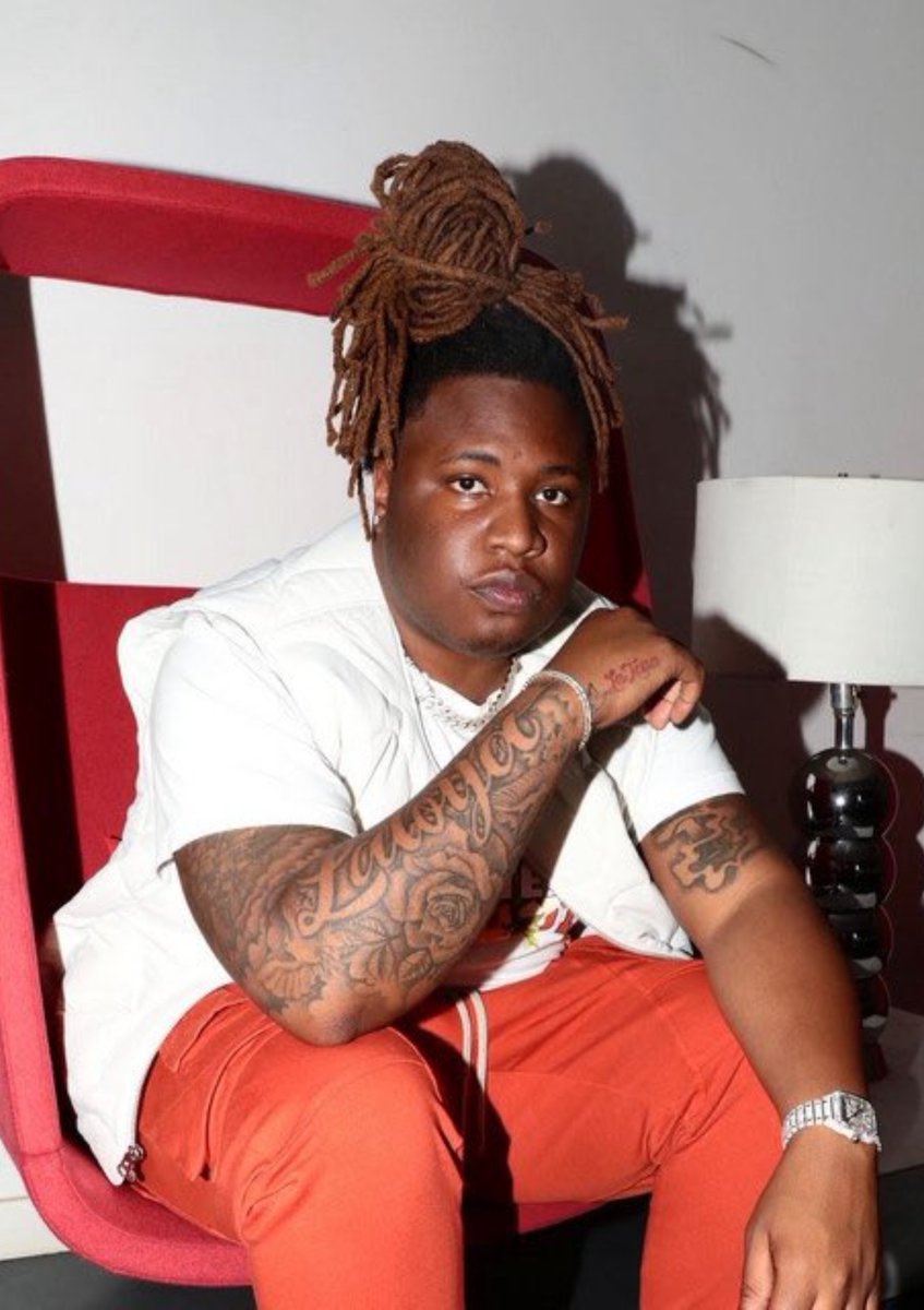 DailyRapFacts's tweet photo. Happy Birthday to Tay Keith 🎂🌹

He would’ve turned 30 years old today 🕊️ https://t.co/W91ev6wljh