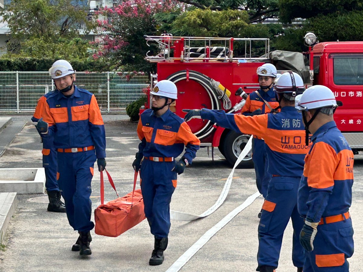 y_ohtoshi's tweet photo. 今日､山口市消防団 鴻南方面隊 大歳分団の自主訓練が大歳小学校でありました🚒
日頃から､こうして訓練をされ､いざという時に備えておられます🧑‍🚒
頼りになる大歳分団の皆さん､いつも地域住民のために､ありがとうございます☺️健康に気をつけて､頑張ってください❗️
#大歳 #消防団 #大歳分団 #訓練 https://t.co/orMagEEgOR