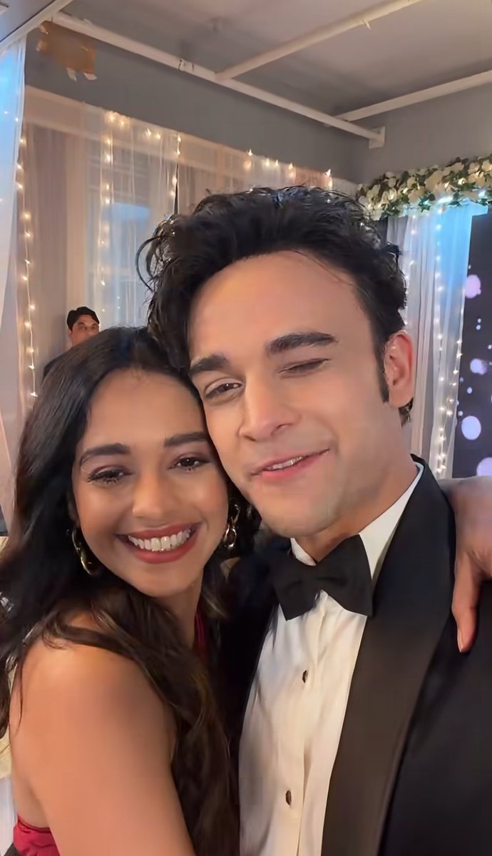 wanderersmess's tweet photo. krishdha coming back to work together in 2026???? LETSGOOO https://t.co/kXLq9ZOzVf
