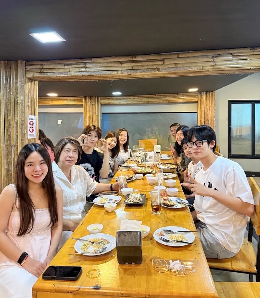teeteebaipor's tweet photo. Fam time อะ 🥺 เชียงใหม่มีอะไรดีๆจริงๆแหละ 2 รวมเป็น 1 ละปะ 🤝 https://t.co/IGEaYd6Ja9