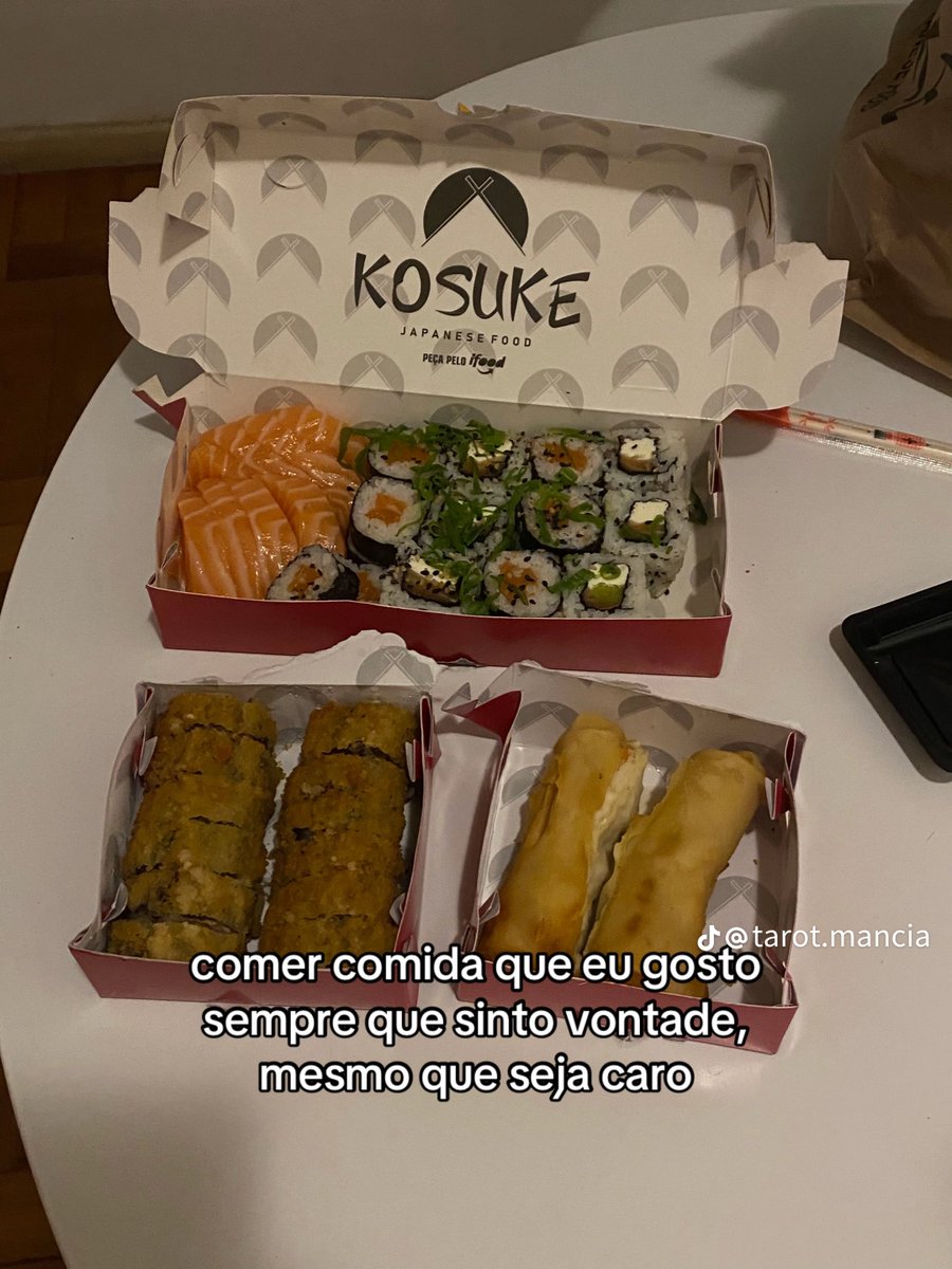 WTFGABE3's tweet photo. A Muié vendeu a alma pro pé redondo em troca de um sushi veio podi, um chocolate copenhague e produto da Kérastase?
Senhor amado, pobre é uma bosta https://t.co/QDyqMLun1K