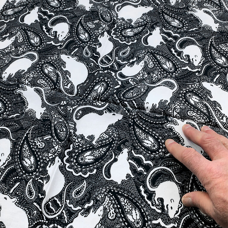 PaisleyPowered's tweet photo. Another yard of my Paisley Rats fabric sold on Amazon today. The black-and-white cotton version was chosen. This is the same version that will be on display at Paisley Museum when it reopens in 2027 after 7 years of major renovations. #exhibit #animalprint
https://t.co/apoUVExGHY https://t.co/OH0HCxhgz0