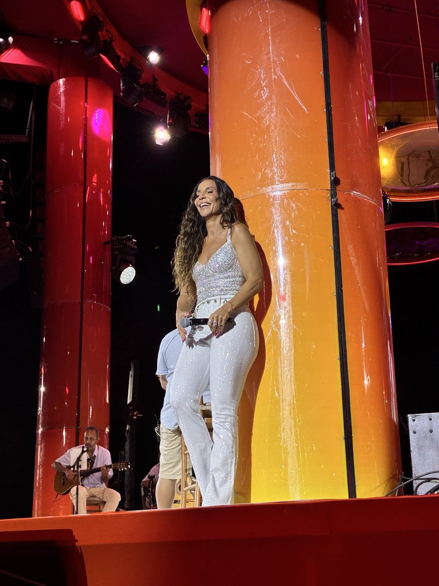 osangatrouxa's tweet photo. SIMPLESMENTE APAIXONADO NESSES REGISTROS QUE FIZ DA IVETE https://t.co/LeQsO7W3Wc