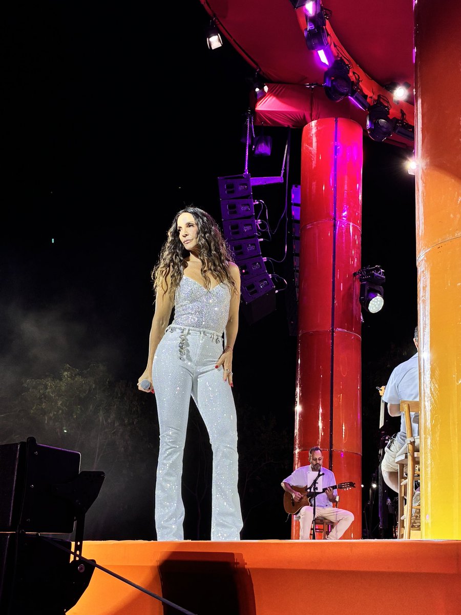 osangatrouxa's tweet photo. SIMPLESMENTE APAIXONADO NESSES REGISTROS QUE FIZ DA IVETE https://t.co/LeQsO7W3Wc
