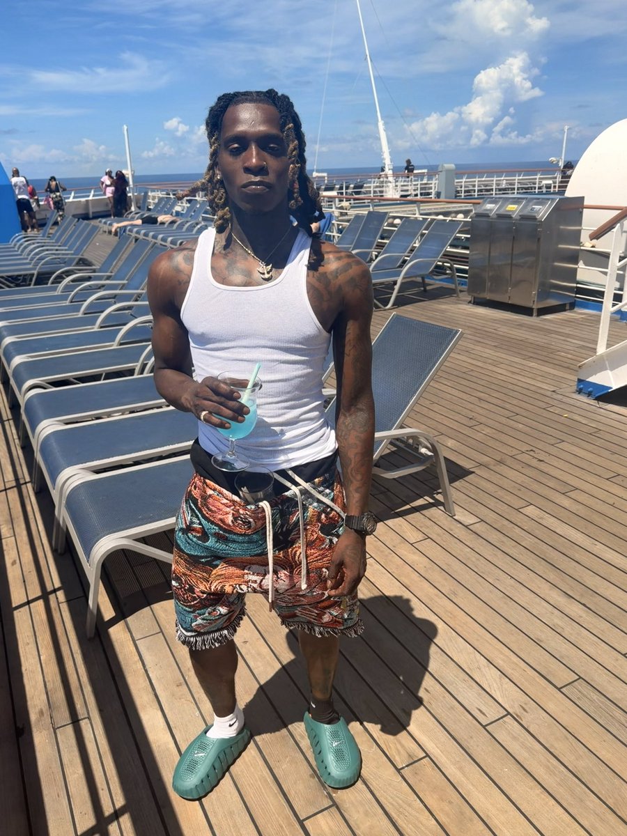 JamarKnight4's tweet photo. 👽🚢🧜🏾‍♀️ https://t.co/Mc1Yb1buh4