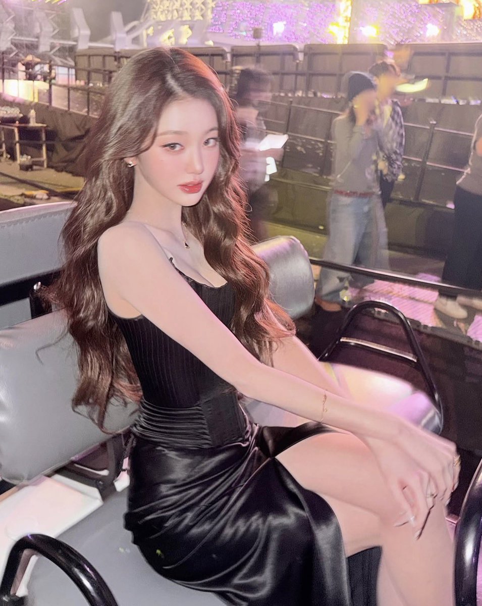 OXOX_XO_'s tweet photo. 소추 딸숭이들 다들 차렷ᜰᩚ𖡬‼️🖤

그렇게 작은거 달고 다니면 안창피해?💢

그���로 너가 뭘 할 수 있는데❓🤭⛓️

존💢나💢작💢아🤏💗
#연능 #야상극 #여깨 https://t.co/2aeINGxxhF