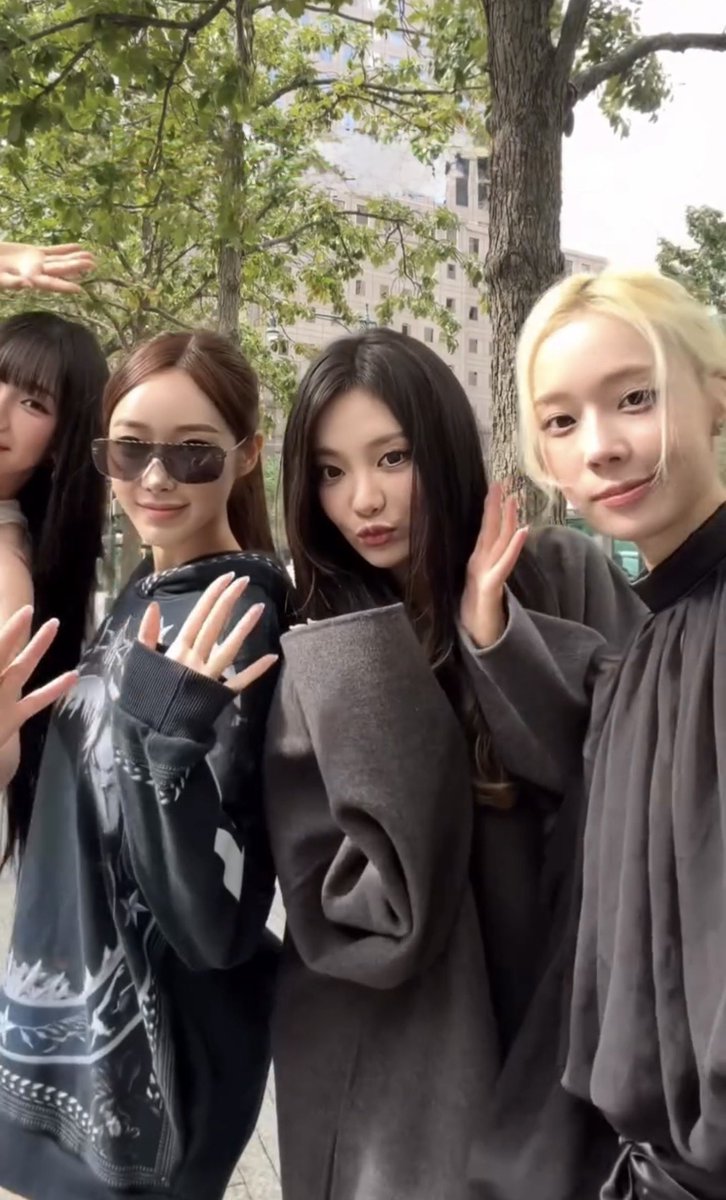 chaenglovesus's tweet photo. ot4 🫂 https://t.co/6NgEbMcCZd
