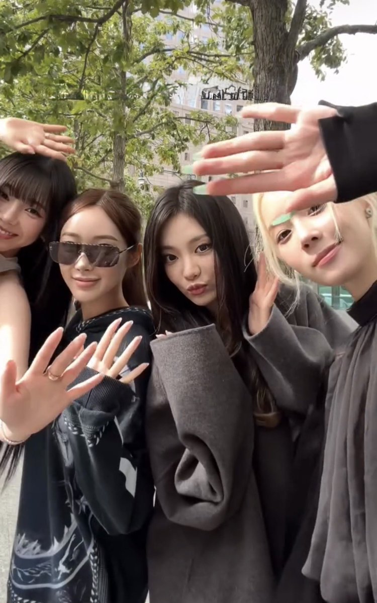 chaenglovesus's tweet photo. ot4 🫂 https://t.co/6NgEbMcCZd