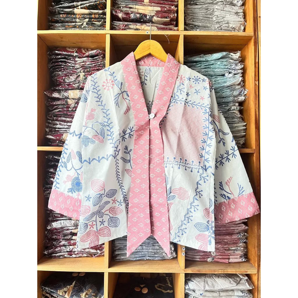dhyeonie's tweet photo. kalian yang cari rekomendasi blouse batik buat ngantor atau acara kampus, ini aku nemu yang affordable bangett💗🫶🏻 https://t.co/cOxSa9LGaX