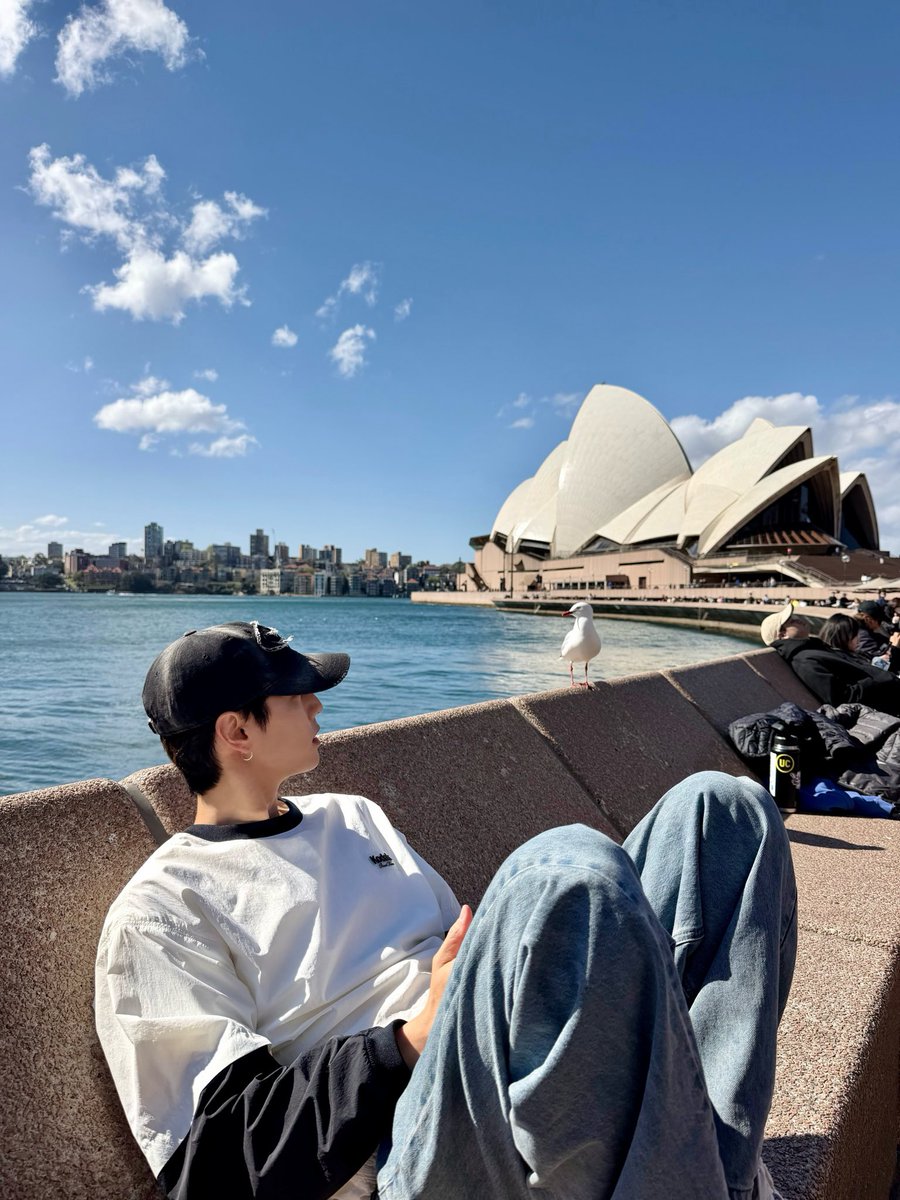 wwmarktuan's tweet photo. 260919 Marks IG post (1/4)

Sydney moments 🌊☀️🦘

🔗  https://t.co/bSZWhNrYng

#MarkTuan #段宜恩
@marktuan @DNAmngmnt https://t.co/eA9VBgHn7c