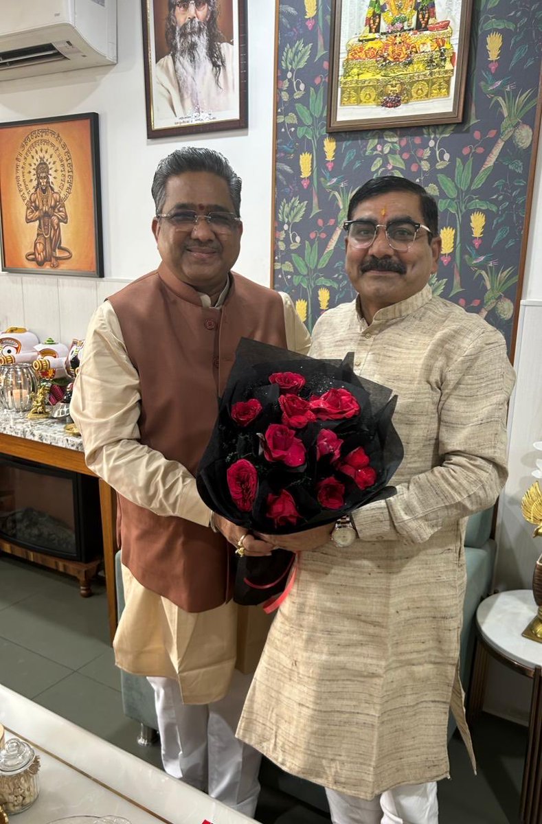 yogeshtrip's tweet photo. भारतीय जनता पार्टी के कुशल संगठन कर्ता राष्ट्रीय महामंत्री एवं प्रभारी पश्चिम बंगाल,उड़ीसा एवं तेलंगाना, आदरणीय श्री Sunil Bansal जी को जन्मदिन की हार्दिक बधाई एवं शुभकामनाएं।
भगवान से प्रार्थना है आप दीर्घायु हों और सदैव स्वस्थ एवं प्रसन्न रहें। https://t.co/Exo0ajT8f3