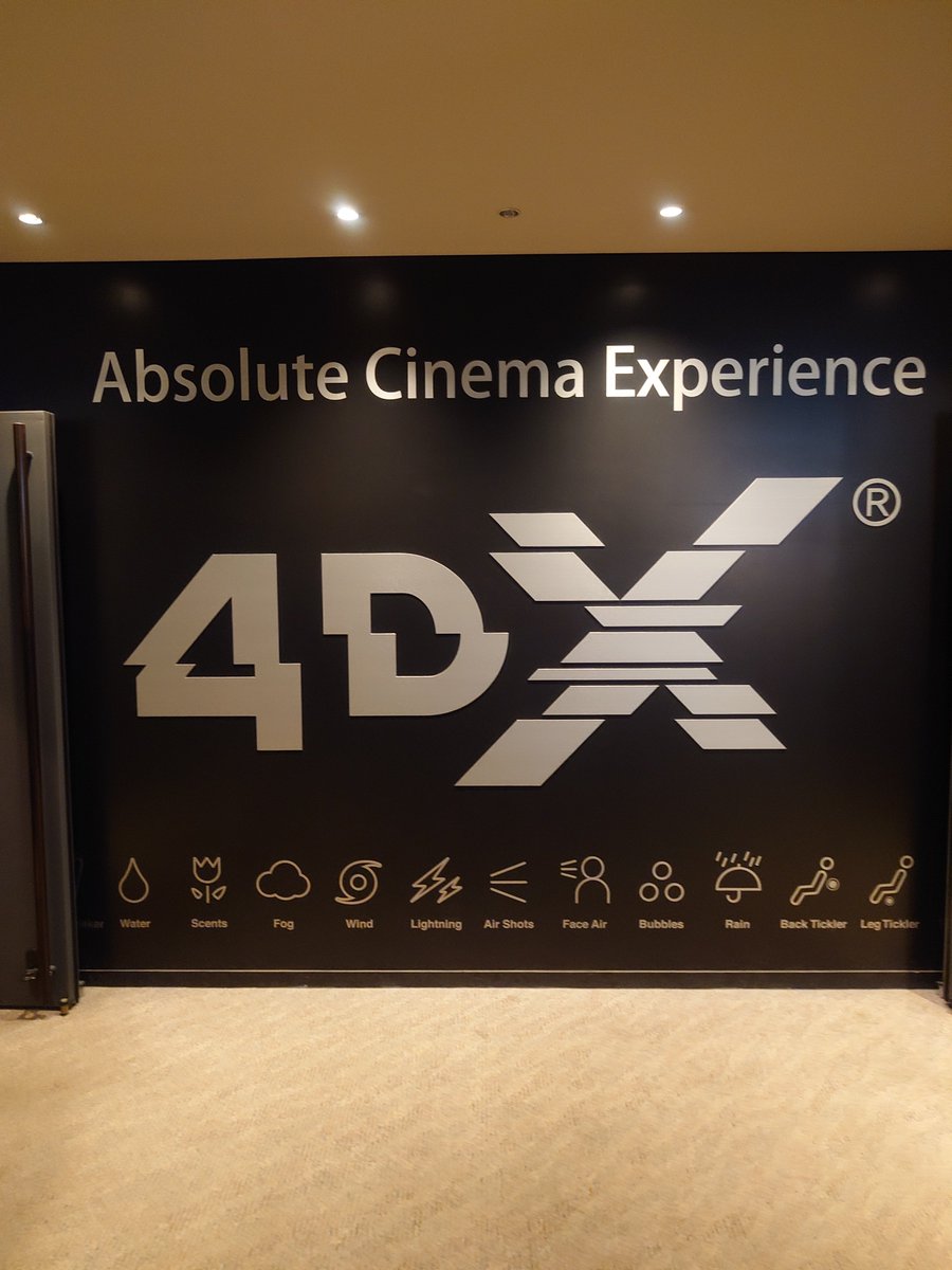 umi_aqua's tweet photo. 4DX！！
笑ってしまうぐらい座席動くやん。
風もフラッシュも思ったより来るからすげーたのしかった。
これはもうアトラクション https://t.co/2T5SVESHRg
