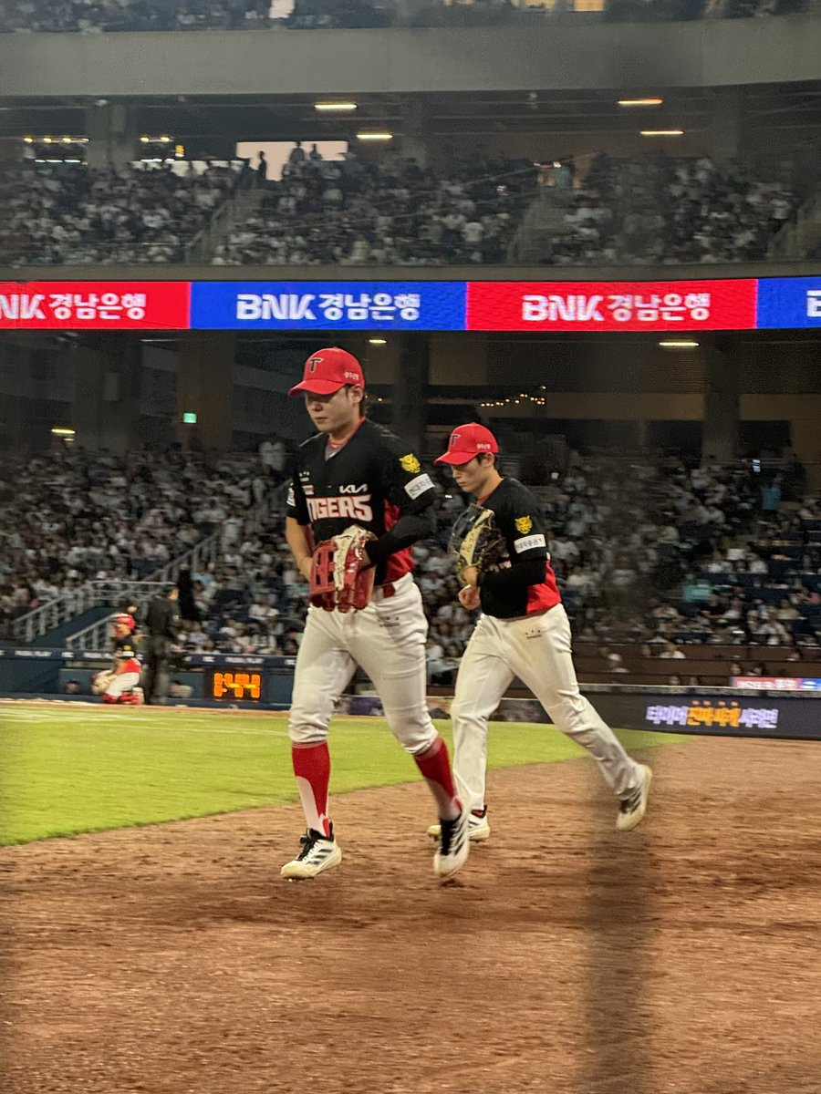 comgtoyou's tweet photo. 260919 vs NC @창원

갸르 —̳͟͞͞♡ https://t.co/MaEI7rlzEh