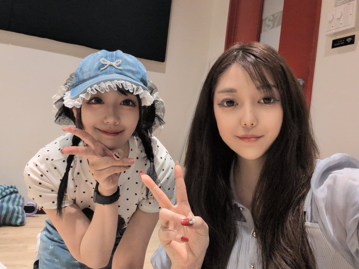 Pre_Colors's tweet photo. こんにちは！
9/26のお披露目まで残り僅か！

今日は研修生のあのもこちゃんも
一緒にレッスン！ https://t.co/XUNfZl71ai