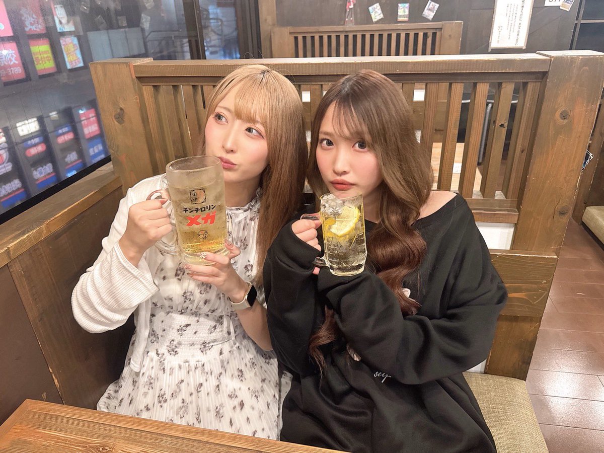 Reia_esreal's tweet photo. 昨日は、
『汐咲玲亜・坂元由奈 合同バースデーイベント』
ありがとうございました❤️💛

最初はどんな雰囲気になるか
ちょっと心配だったりもしたけど、
みんながとっても楽しそうで
私たちも最高の時間を過ごせました✨

ゆなも改めてありがと〜😘

楽しすぎて起きてもまだハッピーな気持ち🫶 https://t.co/l0zvdxKJSY