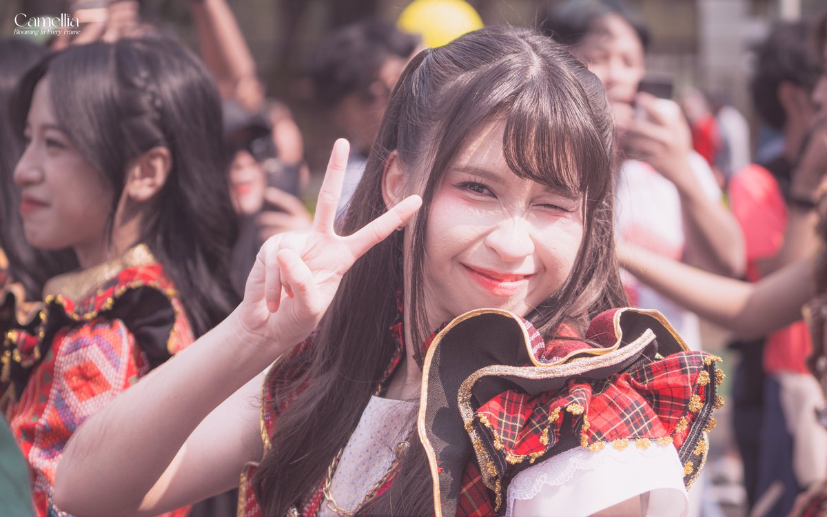 Camellia2602's tweet photo. Eh haii👋

@F_OllaJKT48
Shooting Single ke-28 "Ayo Senyumlah" - 20.09.26   
#収められた満開 #OlaliOnStage https://t.co/dGh0NNxWEz