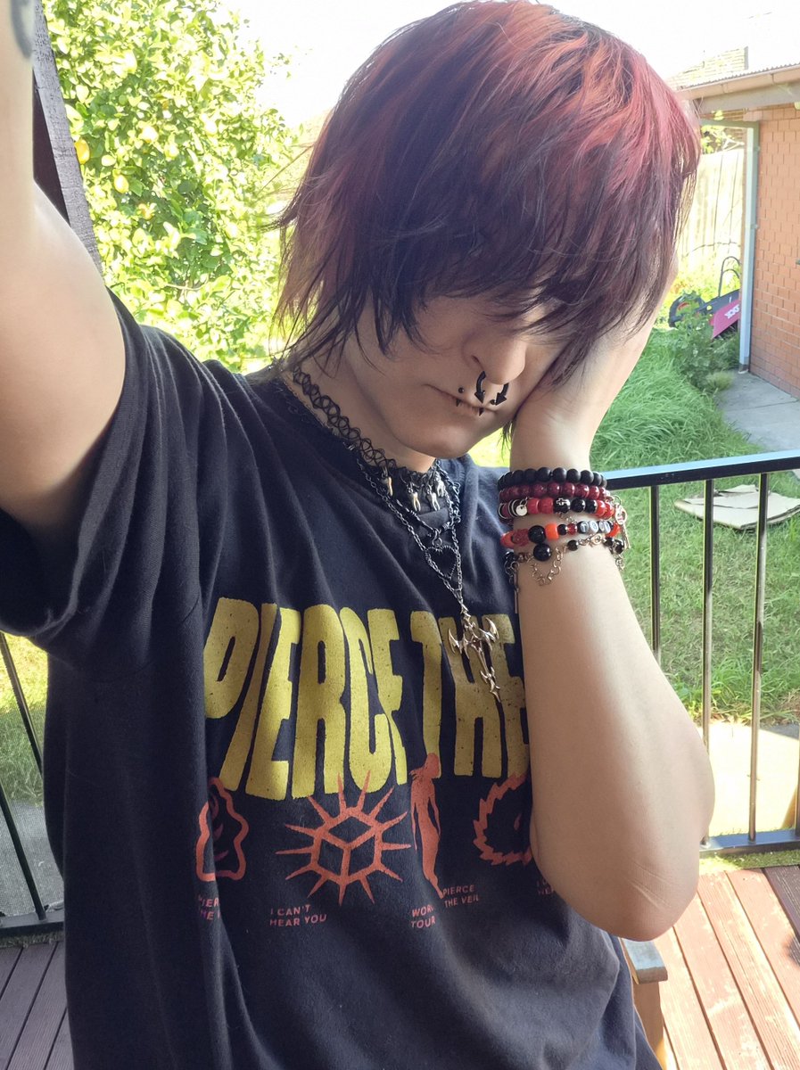 emodogb0y's tweet photo. Rawr!! Im gonna bite you 🐾 https://t.co/GCEGm2vVZe