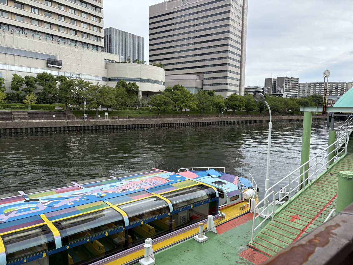 madamhitomi's tweet photo. 大阪城港からアクアライナーに乗ってきました。めちゃくちゃ良かったです。
最高にたのしかったです。
景色も良いし、快適でした。
＃大阪水上バス 
＃アクアライナー https://t.co/WTaUkUKyRe