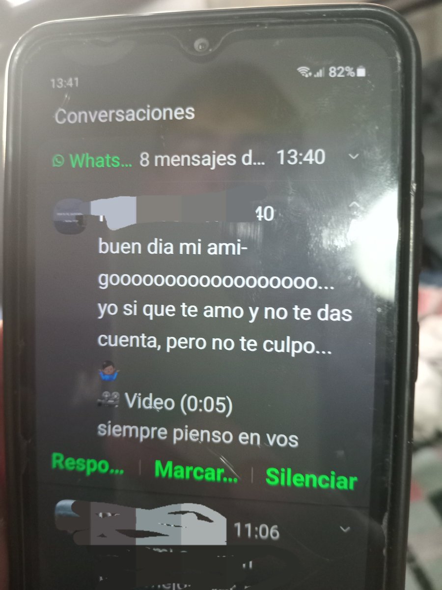 acourau's tweet photo. cómo olvidar cuando le agarre el celu a mi papá y veo que su amigo le mandó estos mensajes https://t.co/tl3V69w5gC