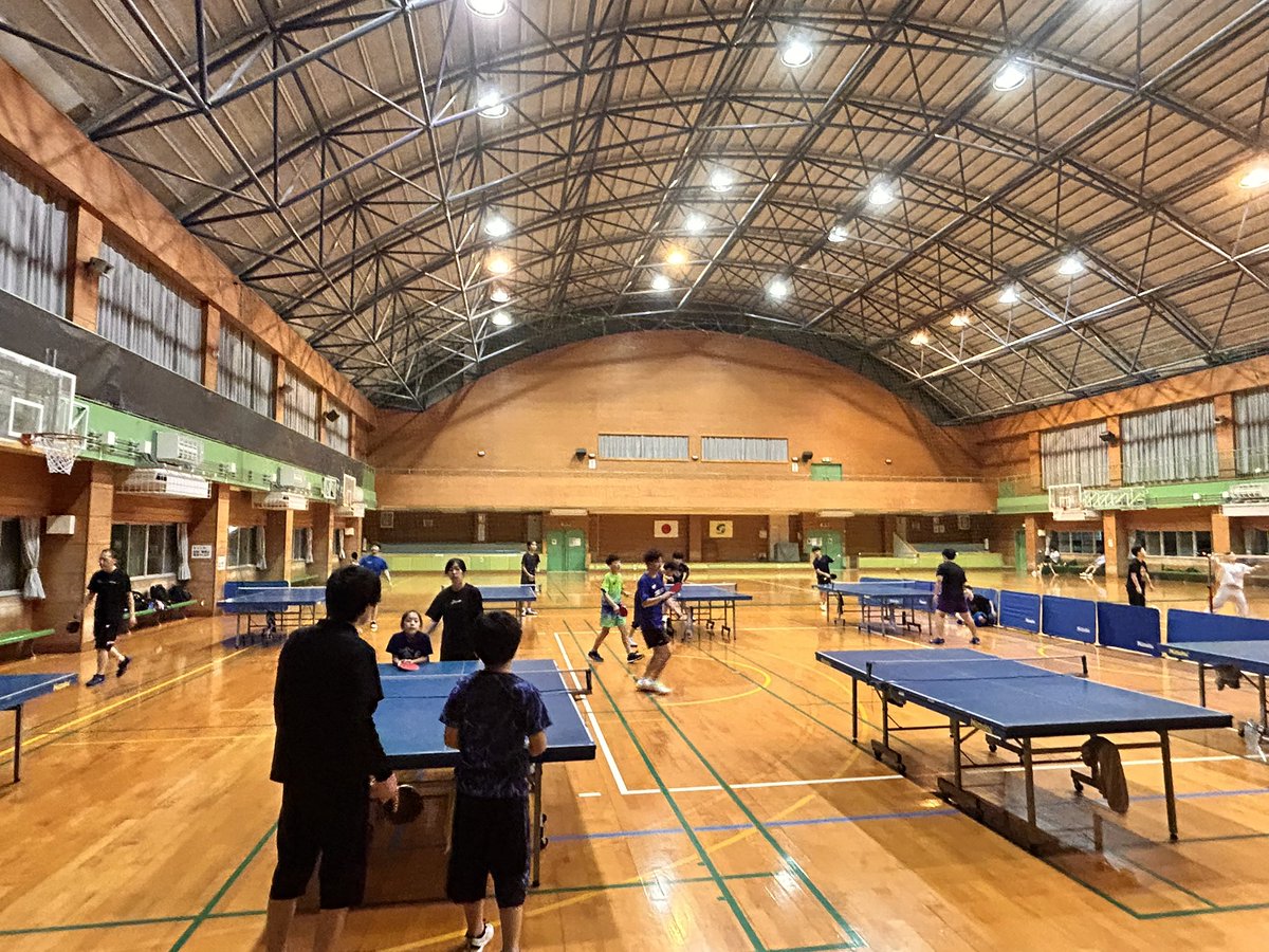 wactsaga's tweet photo. ＼日曜夜はWact day🏓／

こんにちは！どうも！
Wact dayのお知らせです。

19:30〜21:30(2時間)
佐賀市立体育館にて
参加フリーの練習会【Wact day】を開催します❗️

🤩学生は無料(大学生含む)
🐥社会人・一般は参加費300円
※エアコンつけてます

《今後の開催予定》
9月は毎週開催予定 https://t.co/8EHvmJvtWY