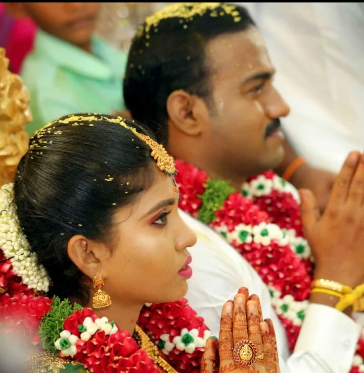 AureaFotheppw's tweet photo. Muhurtham look❤️
Happiness and confidence are the prettiest things you can wear on your wedding day ✨.. Bridal bookings: 9003744490
Makeup &amp;hair @jenisince1991
Makeup https://t.co/TSn7LlLOyE