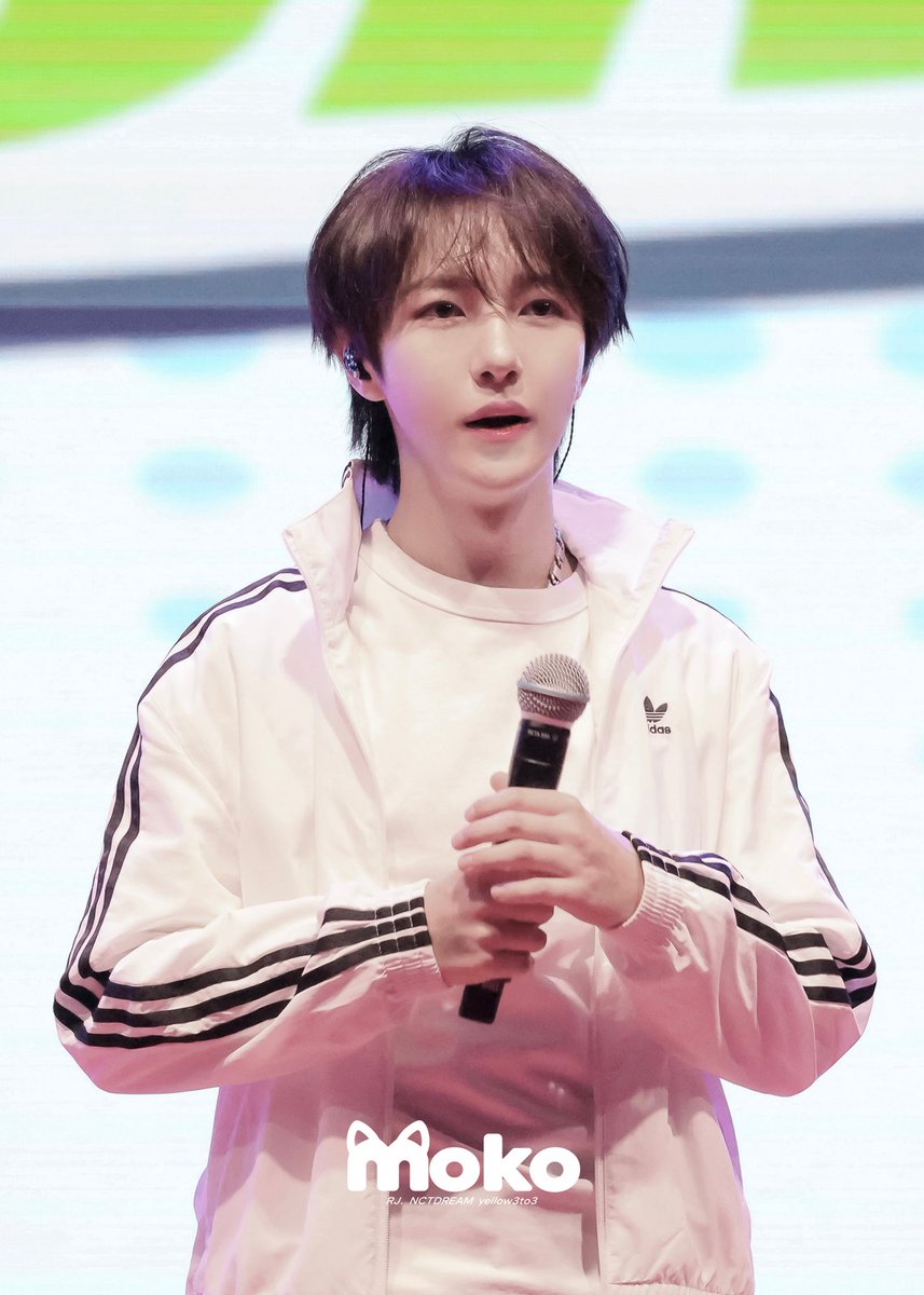 luvyellow23's tweet photo. 260917 동국대

🤍🖤🎱

#런쥔 #RENJUN #仁俊 #ロンジュン https://t.co/qUFcsCYucr