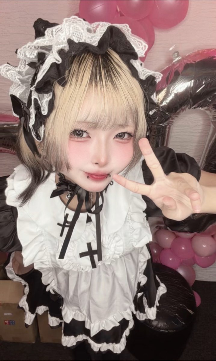 QT_98_'s tweet photo. なんとなんとなんとぉおおおお！！
今日から本メイドになりました❤︎
くぅです！ログインしてｵﾘﾏｽ！
12〜19時お給仕予定です！
おめでと！言いにきてくれたら
ﾍﾞﾘｨｰﾍﾞﾘｨｰﾊｯﾋﾟですん🐰❤︎
#メイドカフェQT https://t.co/ctrX2rcSlu