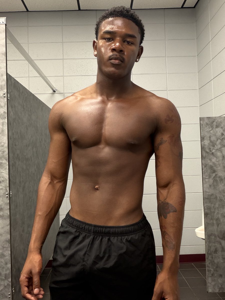 Greg_cdc's tweet photo. Enjoying the weekend #gay #mlm #gym https://t.co/cwckpn3yjJ