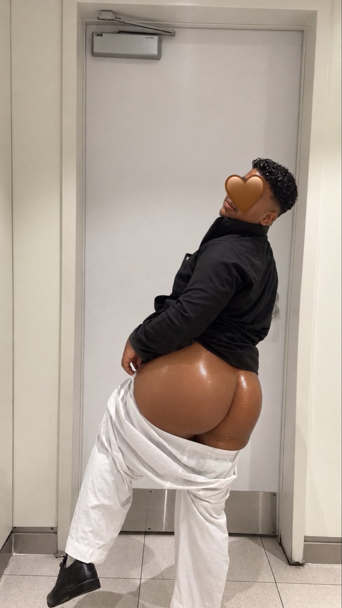 0htgms's tweet photo. مين يبغا يلحس المعرقه ؟؟ 🤤🍑 https://t.co/JAaU8uDY1o
