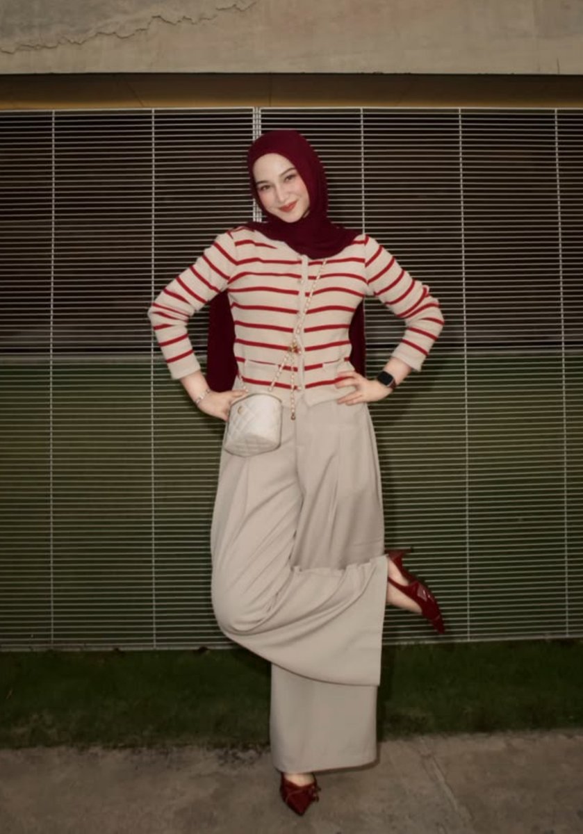 aisyaaranii's tweet photo. Nggak perlu outfit ribet, cardigan knit dipadu kulot aja udah cakep banget 🥹 https://t.co/zLJmmBA3Ya