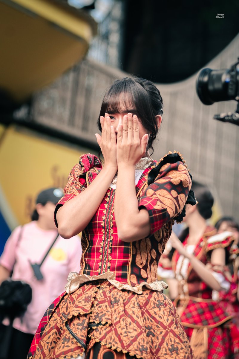 lunga_mbedil's tweet photo. 260920 CFD "Ayo Tersenyumlah"

@Freya_JKT48 🌱🤍 https://t.co/0MHDtY9nV3