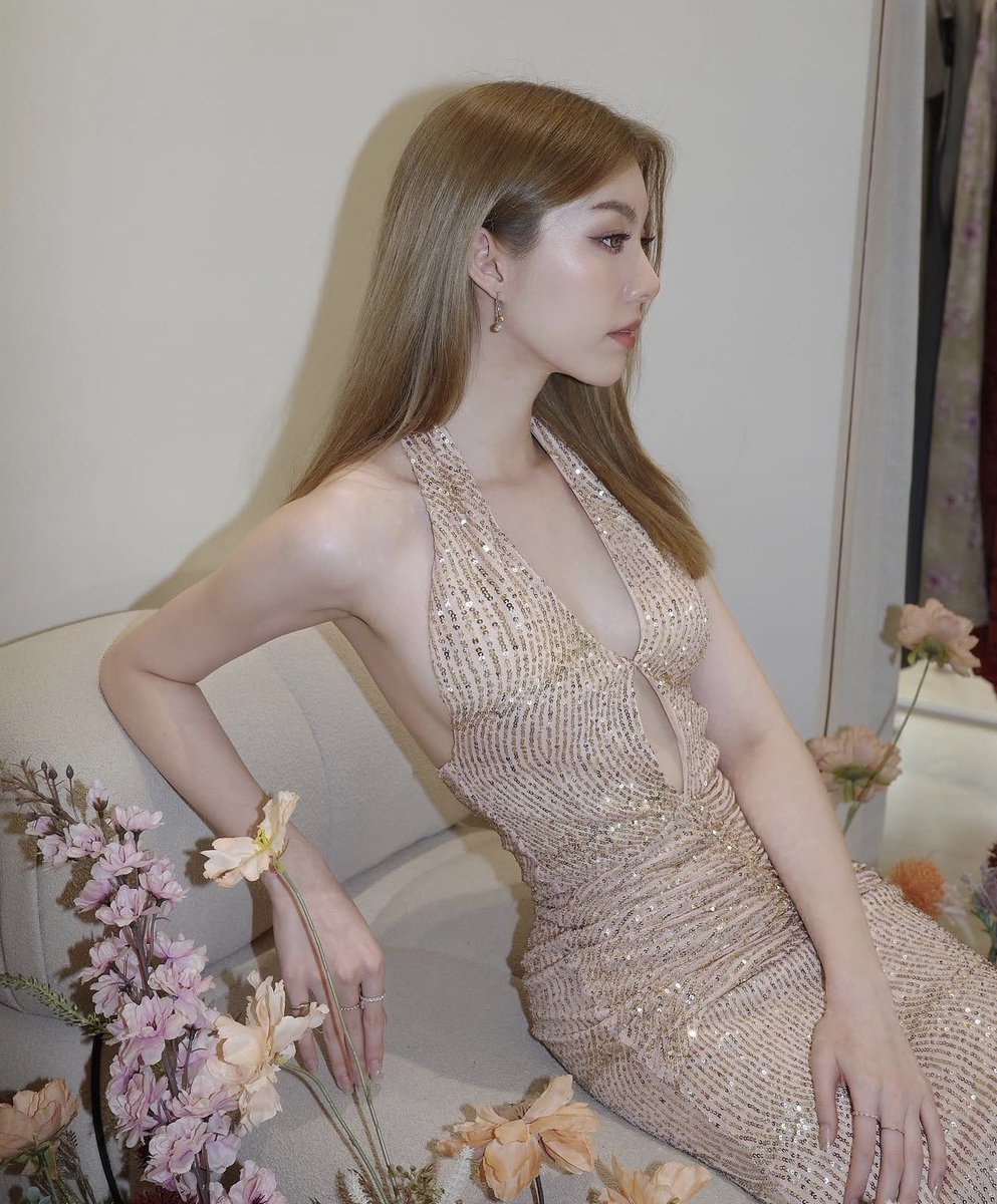 j18_am's tweet photo. ที่แม่นภัสยังไม่กลับมาเพราะท่านปรานีเรานะน้อง 🧎🏻‍♀️ https://t.co/rDRzJNp2Af