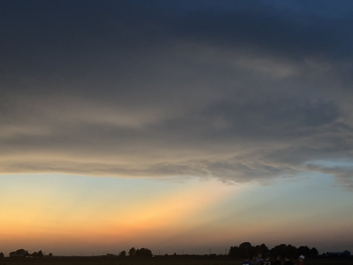 JbdbJune211986's tweet photo. Don’t allow circumstances, people, disappointment, confusion, or what you don’t understand to consume so much of your attention that you take your eyes off the Lord. 💙#Godbeglorified #jbsunsetministry https://t.co/ND8C285Ou9