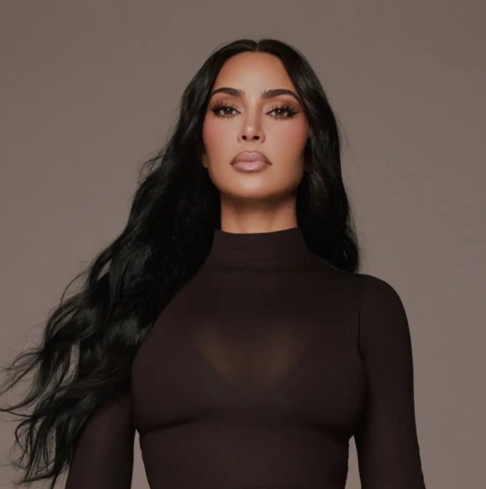 PopCrave's tweet photo. Law Roach is now styling Kim Kardashian. https://t.co/HdGy5xR2oK