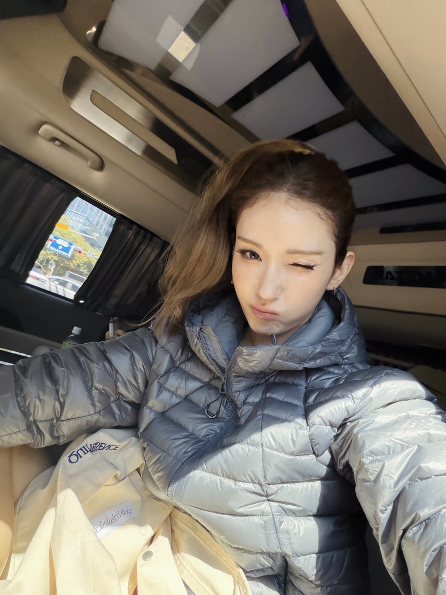 dearwinterkitty's tweet photo. Our Ennik Douma Jeon Somi is busy today! https://t.co/p3fBN7Dvmf