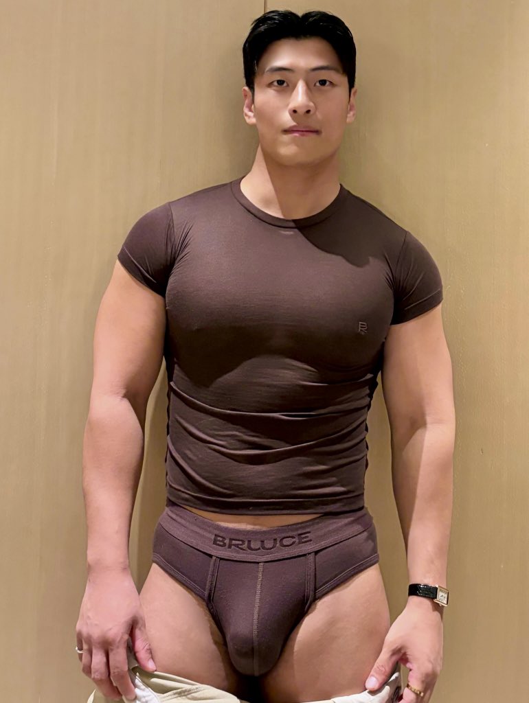 theshabar's tweet photo. เป็นคนอบอุ่น ดูจากหุ่นก็น่าจะรู้ 👱🏻‍♂️😍🥰❤️❤️❤️ lll ig : white_is_13 #เสพติดผู้ชาย @theshabar2 https://t.co/RmJnloUXAK