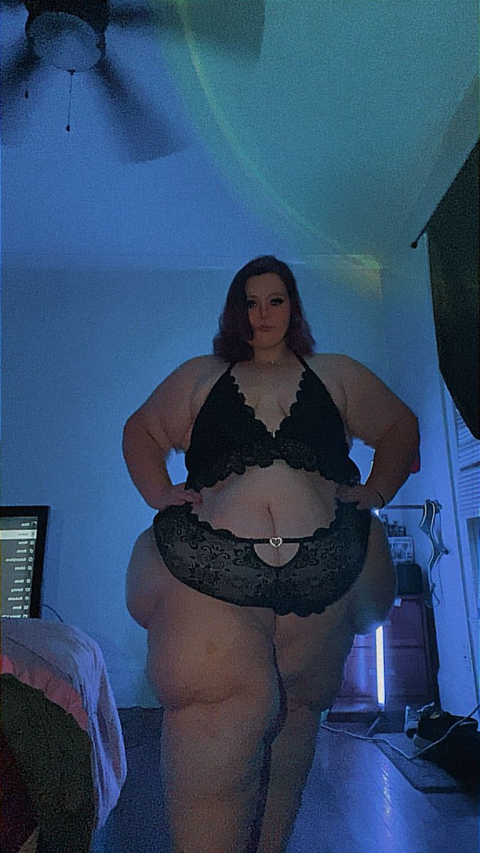 PrettyPaige0620's tweet photo. 🍰🔥 $5 CAKE SMASH SPECIAL 🔥🍰

She’s bringing the birthday energy… and things are about to get MESSY 😈💜

For only $5, you get the full cake-smashing video + 3 exclusive pictures 📸🎥

If you like your birthday content a little sweet, a little naughty, and VERY messy… you already know what to do 👀🍰

💸 Only $5
🎥 Cake-smashing video
📸 3 exclusive pics
🔥 Limited-time drop

DM “CAKE” to @paigepersuasion1999 to grab yours! 😈

#bbw #ssbbw #yönetimistifa #cake #promo #sale