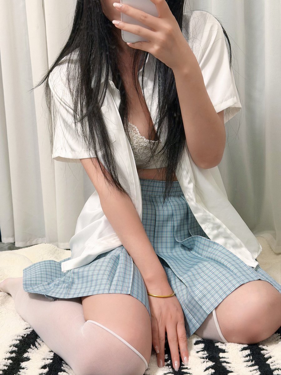 NanaVelvet's tweet photo. 是不是漏点更好呢  #澳大利亚 #墨尔本 https://t.co/Rgqriy46kc
