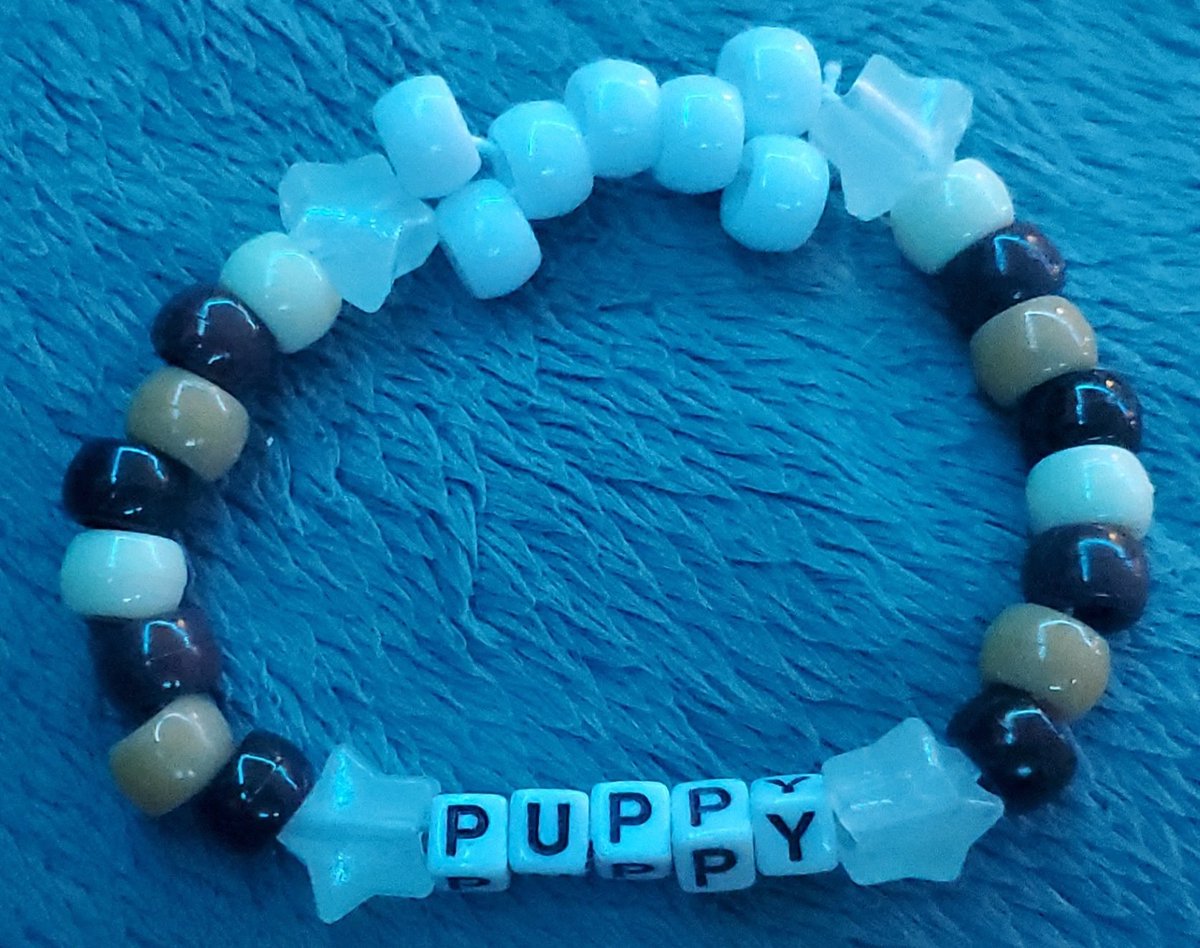 SlutM3Out_X3's tweet photo. PART 2
4. puppy bracelet with a bone design
5. a plain star anddd a non binary star necklace I made for pride :3 https://t.co/mZHogmMQJ1