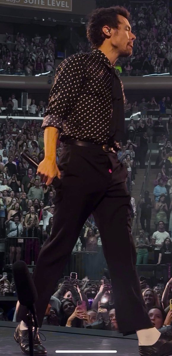_sweet_cherri's tweet photo. More of Harry MSG N12 #HarryStyles https://t.co/G4ySNT3aHA