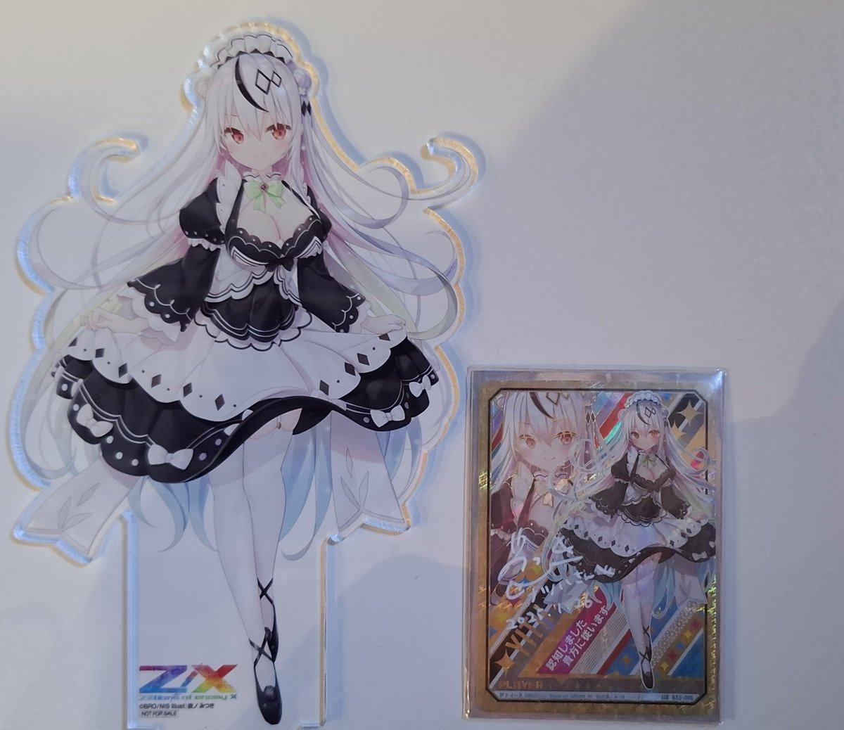 natuha_t's tweet photo. 世界に一つしかないイースのアクリルスタンド
#自分が持ってる激レアグッズ紹介しよ
#ZX_TCG https://t.co/UK9z3KUE8L