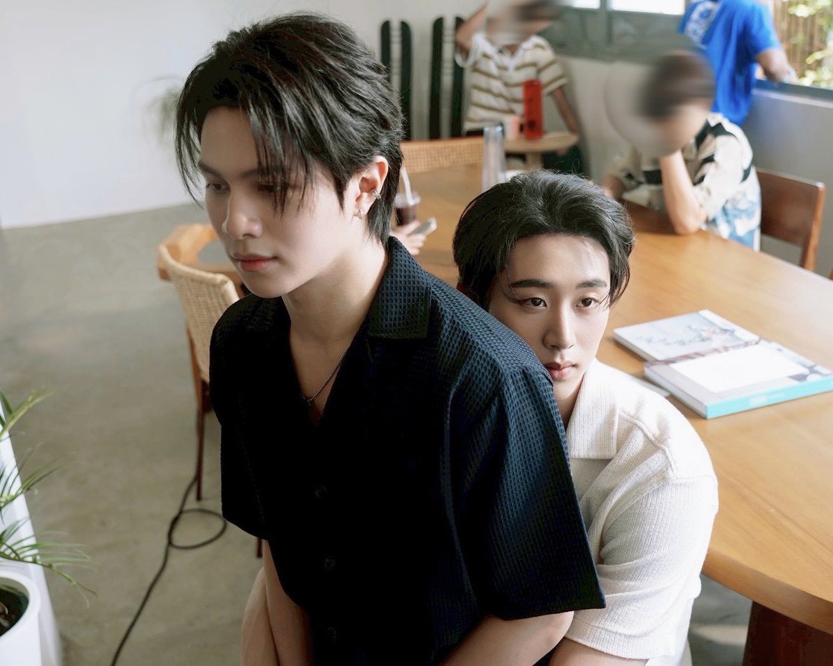 iceforsnowy's tweet photo. วิลเลี่ยมถ่ายเสร็จก่อน
💭: อ๋อ วันนี้ตัวเองหมดเร็วไง
🦈: 😒😤💢
🎸: ((เต้นing))
🦈: งอนแล้ว
🎸: ((นั่งทับ)) ง้อ

ง้อด้วยการนั่งทับให้เขากอดเลยหรอเลี่ยม แปลสิ 

#YouManiacSeriesEP4 https://t.co/x49n7ePuHl