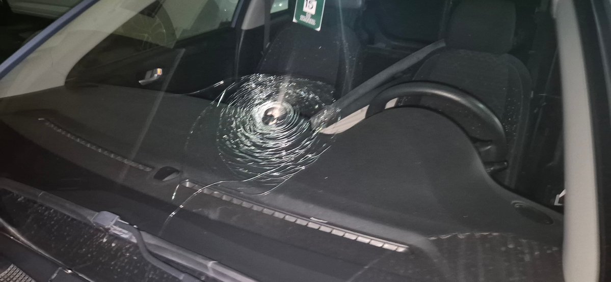 cuartodemillamx's tweet photo. Hola amigo, gracias por el trabajo que realizas, no se si sea aquí pero el dia de ayer como a las 20:00 hrs me lanzaron una piedra en la carretera mexico-pachuca en dirección a pachuca, pasando la zona del AIFA. https://t.co/TXR0EyZYMG