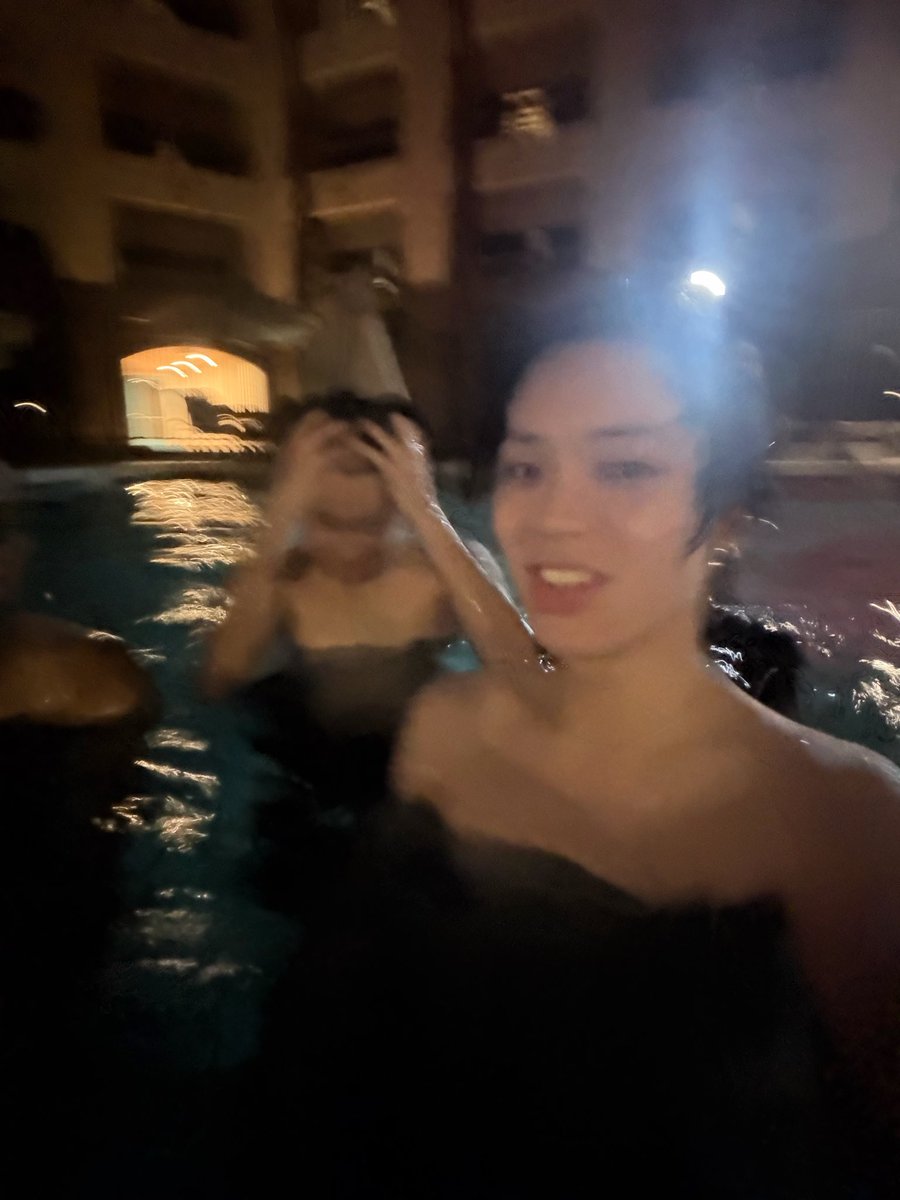 dari__ohyul's tweet photo. #SMS_Ohyul_Hari_Ini - 260919 | 21.42 MST

🐈‍⬛ *kirim foto*
🐈‍⬛ ngapung dulu guys
🐈‍⬛ im floating
🐈‍⬛ sayang bgt tapi gk ada hiu di airnya

#OHYUL #오율 https://t.co/yjefAeh244