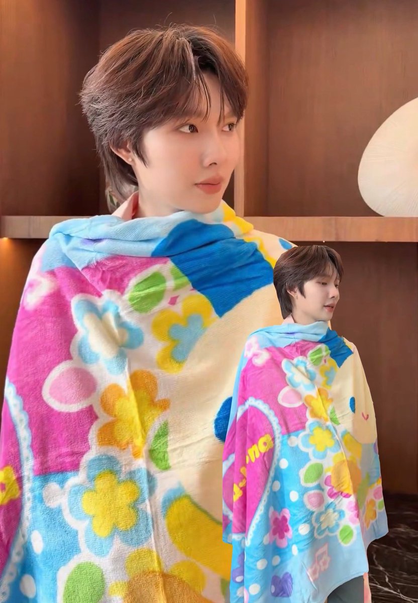 7Dream_ingg's tweet photo. ของขวัญที่ให้น้องเมื่อวานได้มาใช้แล้ว🥹แสดงว่าหนาวจริง แต่จะมีคนกอดเพิ่มไหมม🧐🧐

ขอบคุณที่หยิบมาใช้นะครับบิบิ๋🤍🐰
(เมื่อวานหนูเปิดคุโรมินะ5555555🧐)

#ของขวัญให้คนเก่ง
#กล่องของขวัญน้ำปิง 
#KengNamping https://t.co/V4SApAtLus