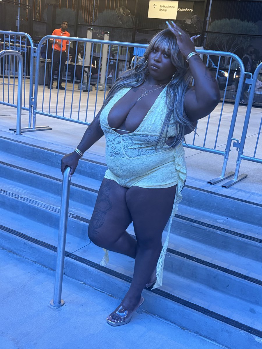 mssoraw's tweet photo. happy birthday to me ♍️🥳
#virgo #birthdaypost #vegas https://t.co/vBhhwdmUDV