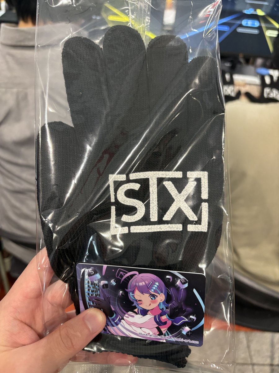 enjoy_A1RIS_'s tweet photo. インディーのブースにも遊びに来たよ
slapTraxっていうゲームを作った外国人の方が明日中止になっちゃったからって手袋とカードくれた!
もちろんゲームも凄い楽しかった!
リリースが楽しみなのと同時にキーボードがどうなるかの不安があって複雑な気持ち
ありがとう〜
#tgs2026
#slapTrax https://t.co/mIQ3dlnNOl