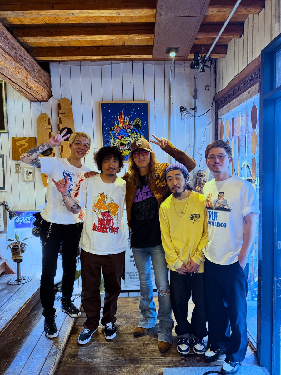 J_wumf's tweet photo. 仲間が故郷の熊本でPOP UP ストア をオープン‼️会場入りの前に行ってきた🔥
最高に熱くてカッコいいお店💥皆さんも是非‼️😉🤘
#LUNASEA #wumf #Bass #J #下北沢RISK #higovicious #EMILIANO #熊本がんばれ https://t.co/Q8XMCAUovx