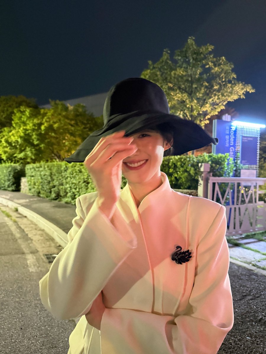 Mmoonggie's tweet photo. 와진짜구라ㄴ..여친력뭐임 https://t.co/h8K5PVHbGp