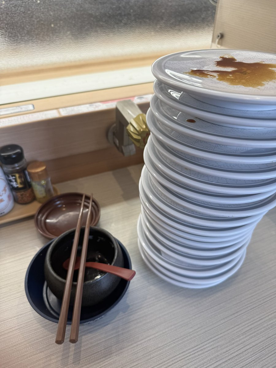 gyounama's tweet photo. 寿司高く無いか？ https://t.co/60QsvoZSB5